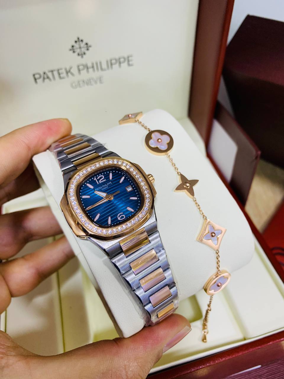 Montre Patek 2 Tone Fond Bleu Pour femme