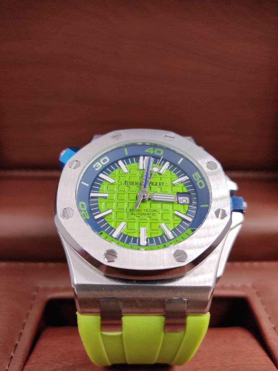 Audemars Offshore Diver 44 mm Vert